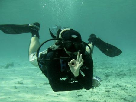 Diver-at-Racha-Noi-Phuket-Koh-Lanta-Thailand